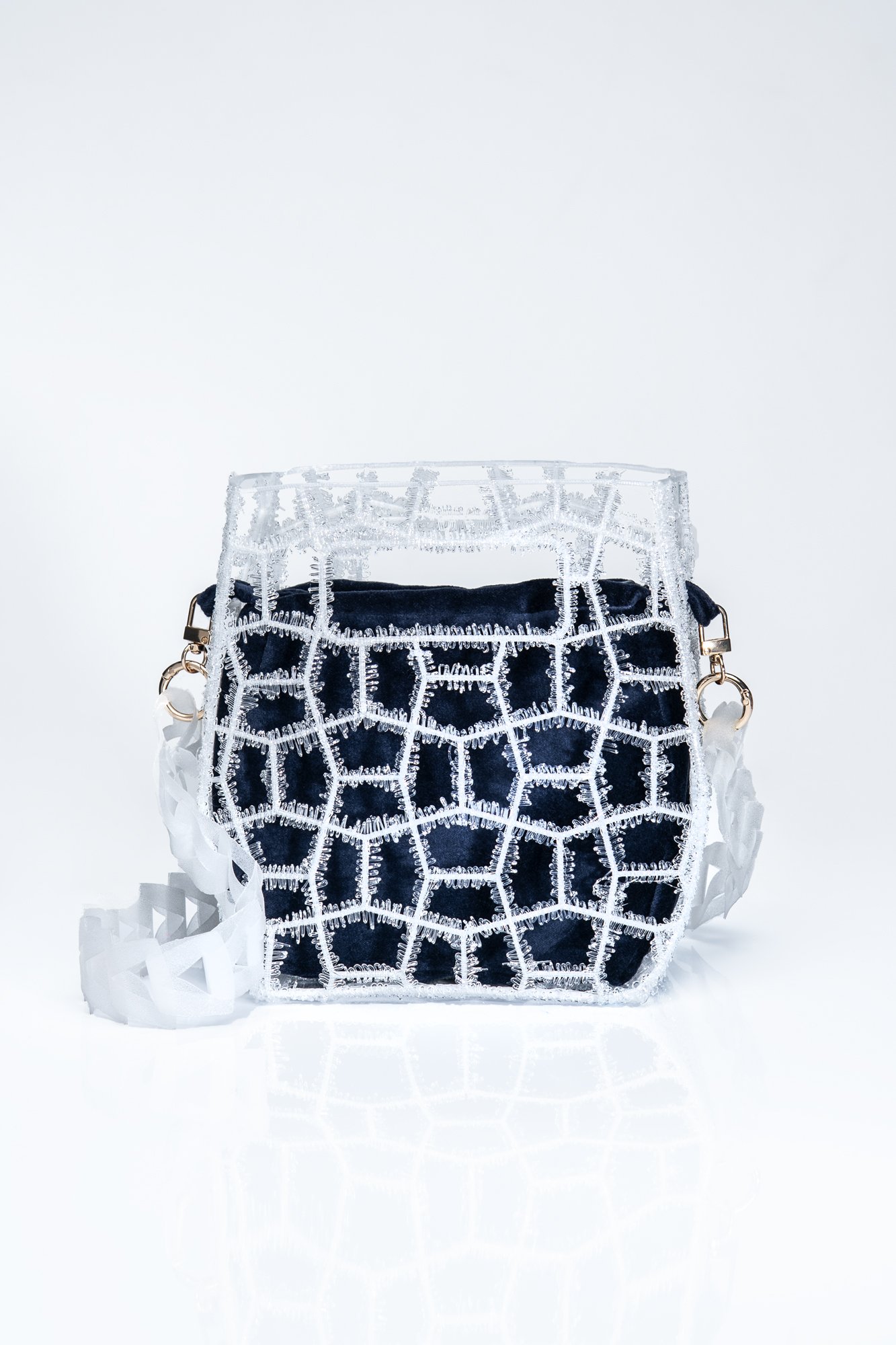 Transparent 3d bag with geometric design