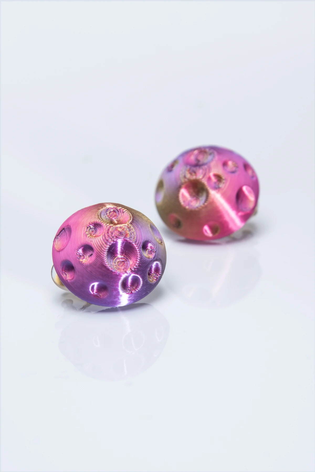 Mengua 3D printed earrings in violet aura purple – eco earrings with lunar design