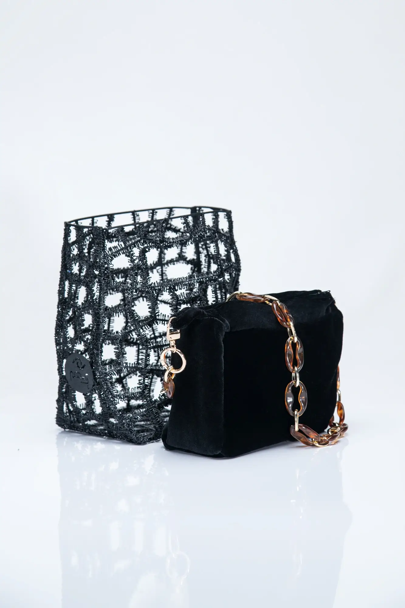 3D-Printed bag Tube Classic Black - Image 7
