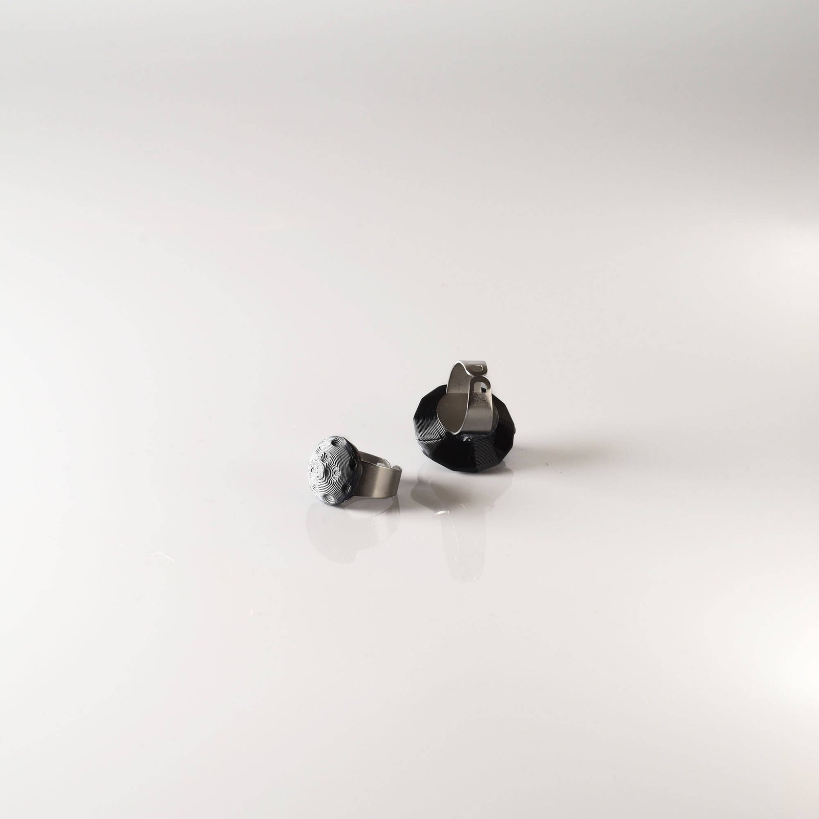 Dark Half Moon ring black - Image 2