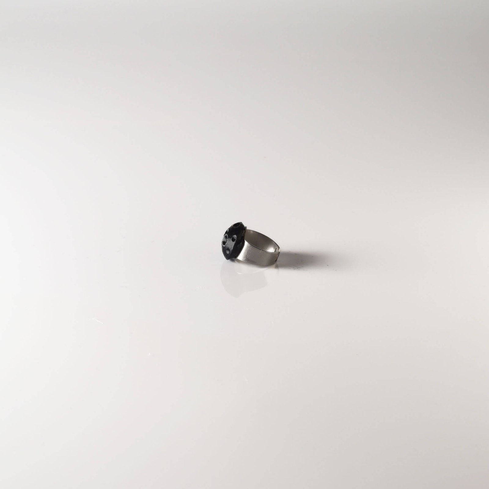 Dark Half Moon ring black - Image 3