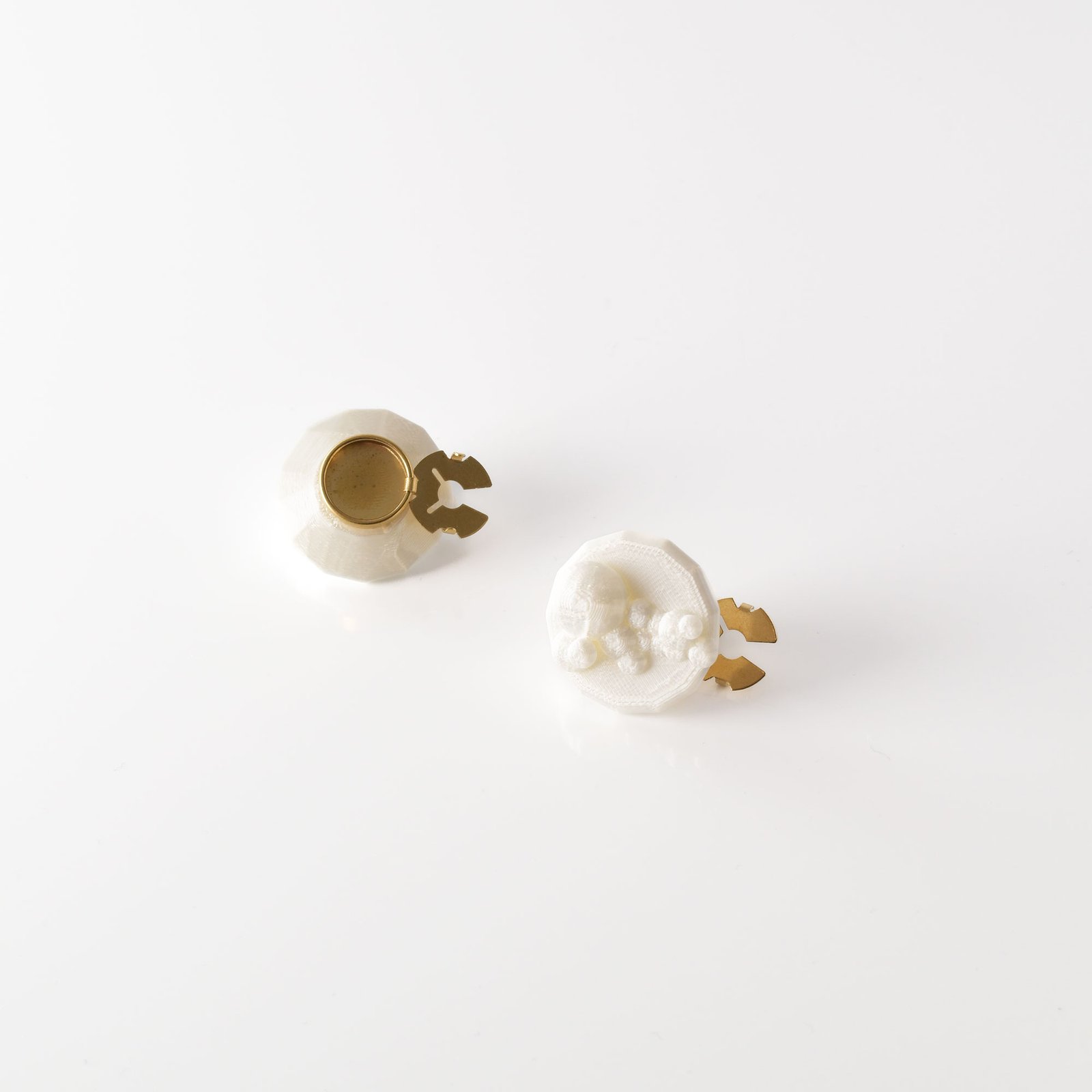 Cup button cover pearl white - Image 2