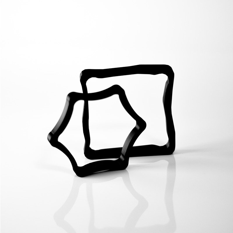 Duo Nova black 3D-printed bracelet set front view