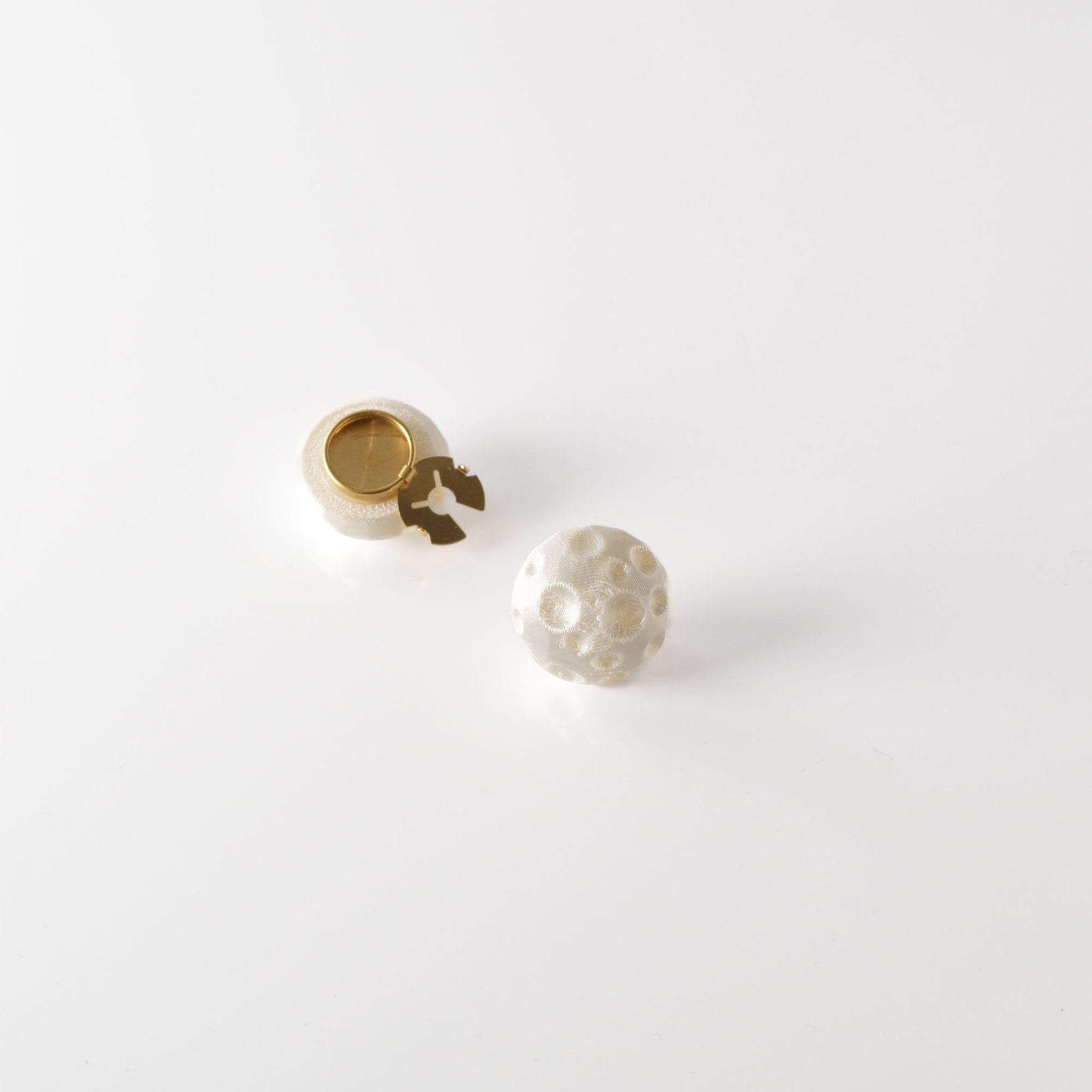Half moon button cover pearl white - Image 3
