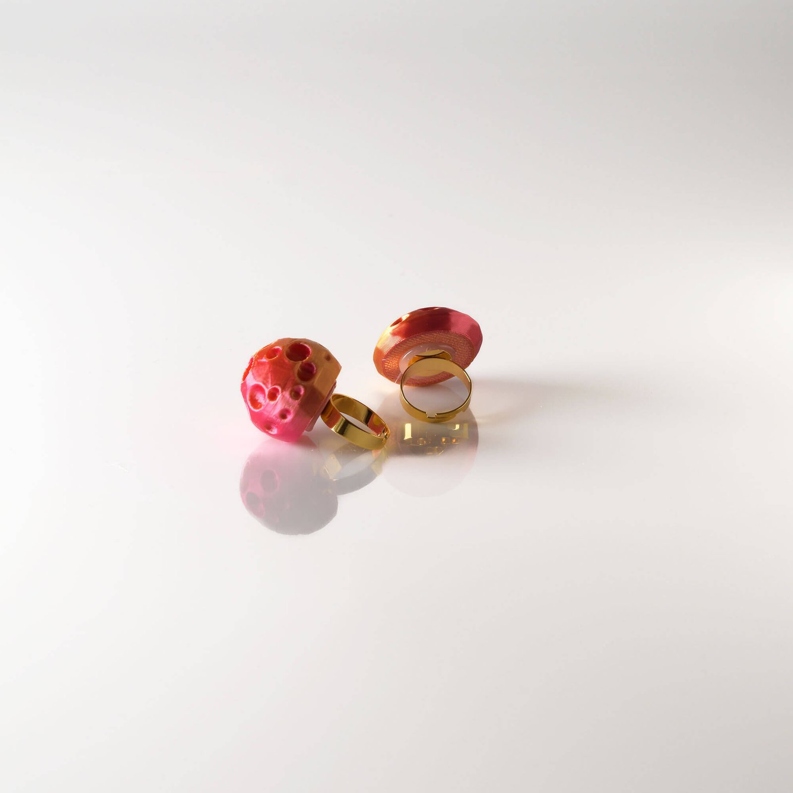 Full Moon Fuchsia pulse ring - Image 2