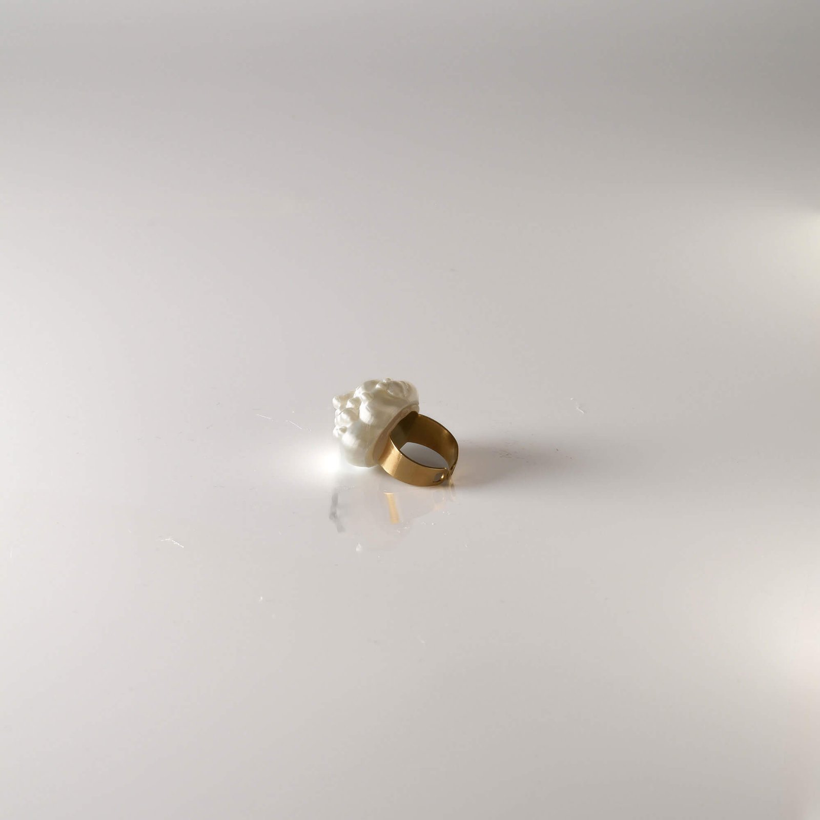 Bubbles ring Moon Light white - Image 6